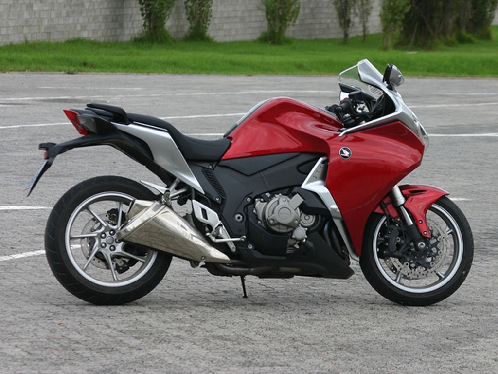 Honda vfr1200f С„РѕС‚Рѕ