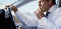 3 опасные привычки водителей, которые могут привести к аварии