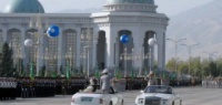 В Туркмении разрешено ездить только на белых автомобилях